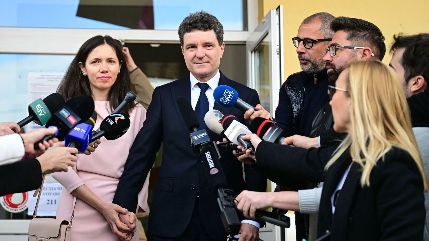 რუმინეთის საპრეზიდენტო არჩევნებში პროევროპელმა ნიკუშორ დანმა გაიმარჯვა