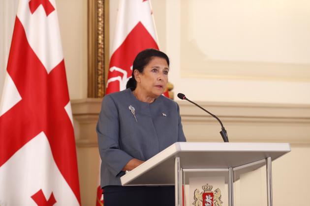 საქართველოს პრეზიდენტი: "რუსეთი დათმობებზე დათმობით არასოდეს პასუხობს, მივმართავ ხელისუფლებას, მოუსმინოს "ხალხის ძალას" კი არა, ხალხის ხმას"