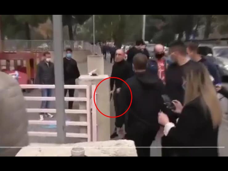 მელია იარაღით მუქარის ამსახველ კადრებს ავრცელებს [ფოტო–ვიდეო]