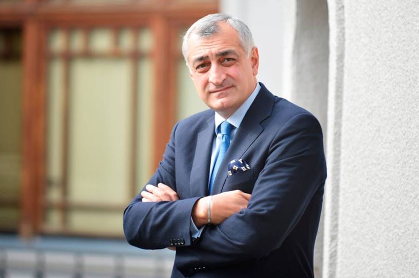 "გაუმარჯოს ერთად დგომას ქვეყნის თავისუფლებისთვის ბრძოლაში!"