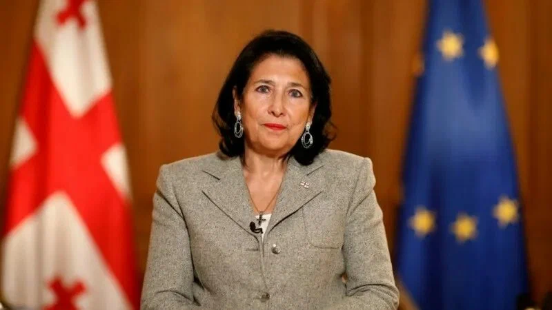 სალომე ზურაბიშვილი პოლონეთს ევროკავშირის საბჭოს თავმჯდომარეობას ულოცავს