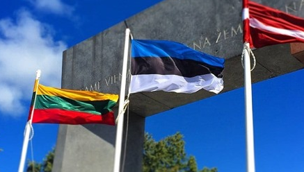 Министры иностранных дел стран Балтии срочно едут в Украину