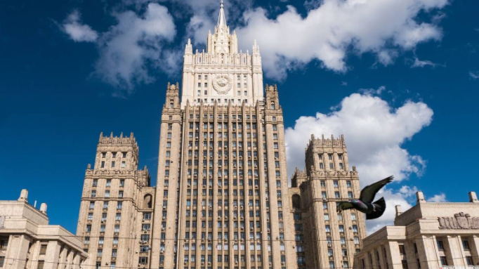 МИД РФ - Послу США: «Россия будет вынуждена реагировать, в том числе путем реализации мер военно-технического характера»