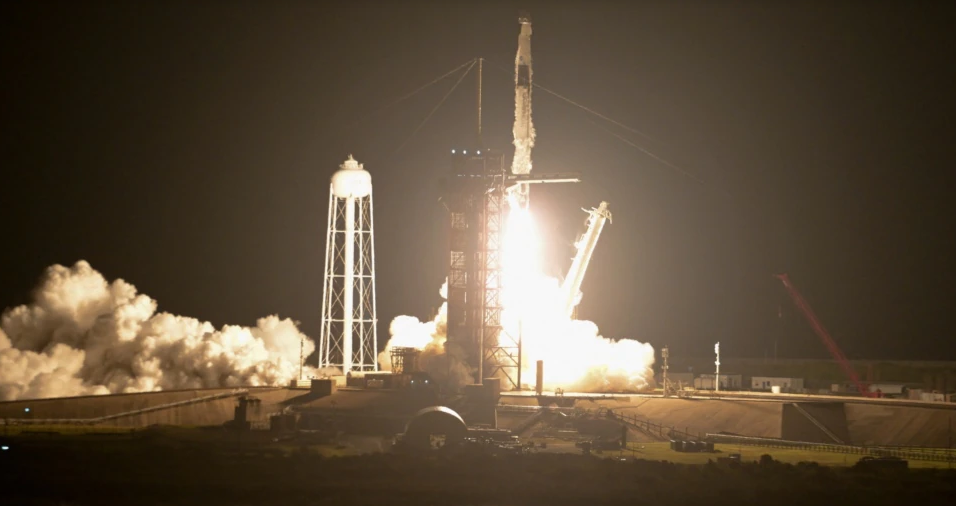 SpaceX вывела на орбиту четвёртую миссию астронавтов на МКС
