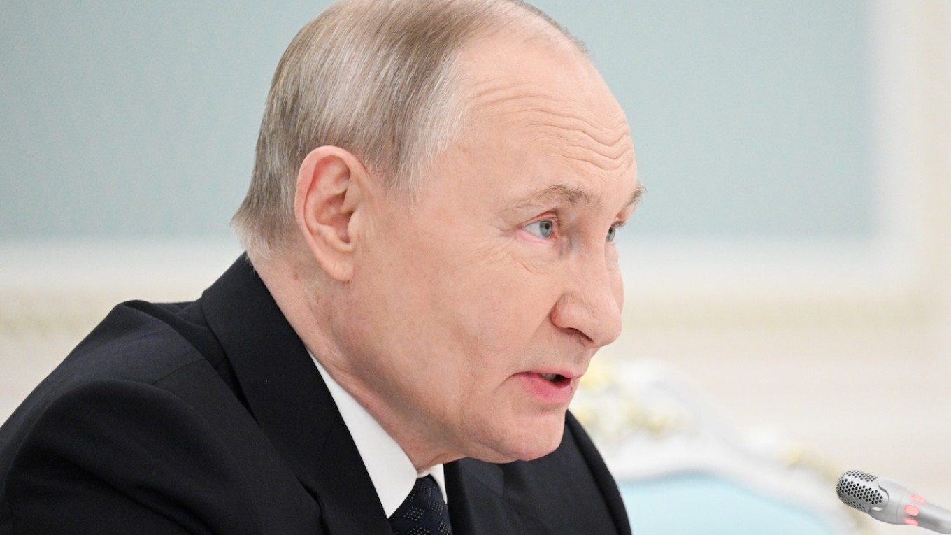 Путин приказал создать «буферную зону» на границе с Украиной